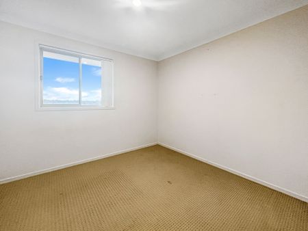 Family Home In The Heart Of Hamlyn Terrace - Photo 5