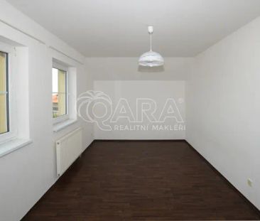 Byt 3+kk s šatnami a prostornou komorou - Photo 3