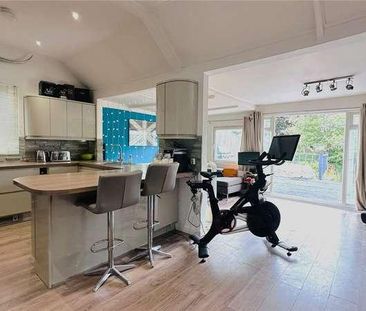 Laleham Reach, Chertsey, Surrey, KT16 - Photo 1
