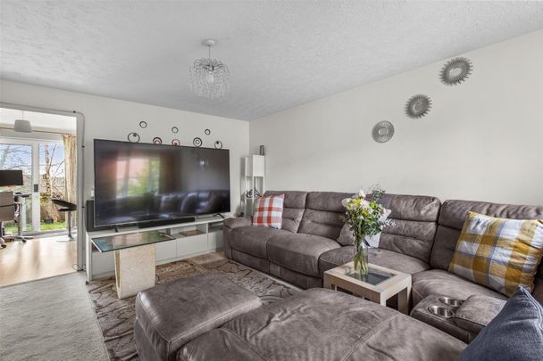 Vanguard Close, High Wycombe - Photo 1