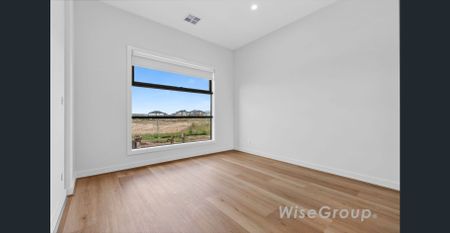 Modern Family Living in the Heart of Clyde - Photo 5