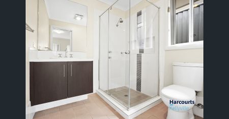 8 Marine Way, Jordan Springs, NSW 2747 - Photo 4