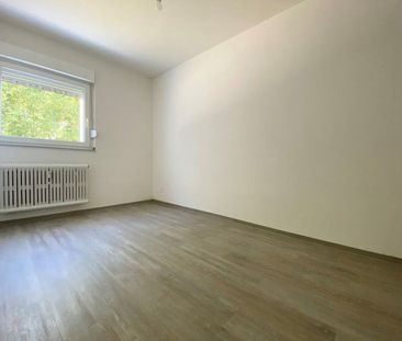 Bezugsfertige 3-Zimmer Wohnung mit TOP modernen Badezimmer - Foto 1