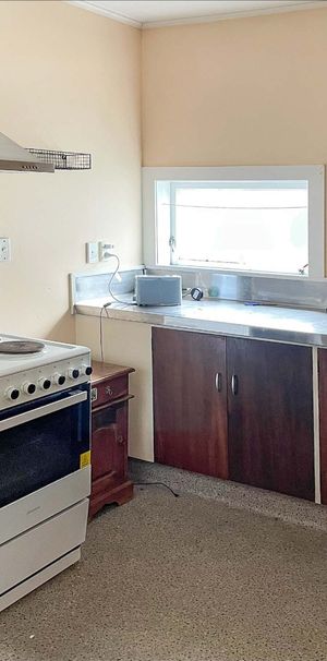 Charming Studio in the Heart of Newtown - Photo 1