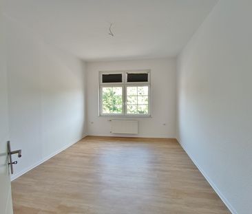 Drei Zimmer komplett renoviert, mit Einkaufsmöglichkeiten vor der Tür! - Photo 6