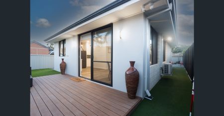 Luxury 2BR Granny Flat in Hillman Fully Furnished, Modern, All Inclusive Living - Photo 3