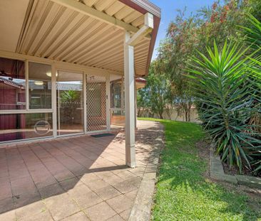 WELL PRESENTED FAMILY HOME IN RIVERVIEW RIDGE! - Photo 2