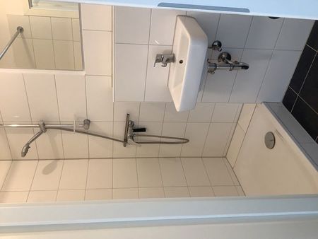 Reinkommen und Wohlfühlen: nettes 1-Zi.-Single-Appartment mit Balkon und sofort anmietbar! - Foto 2