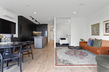 Fully Furnished luxury apartment - Photo 3