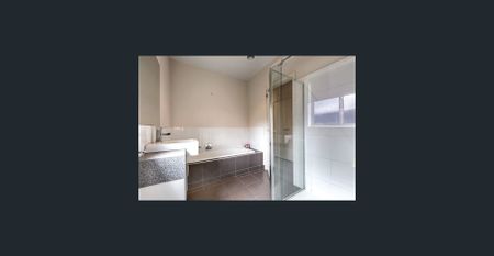 NEAT 3 BEDROOM TOWNHOUSE - Photo 5