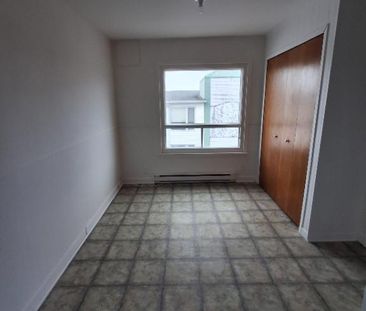 Logements 4 1/2 (3e étage) libre immédiatement - Photo 2