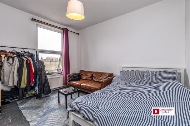 4 bedroom terraced house to rent - Photo 1