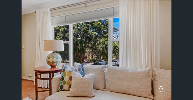 Recently Renovated Sun-Filled And Spacious Two Bedroom Plus Lock Up Garage Apartment, Luscious Green Outlook, Close To All Amenities - Photo 1