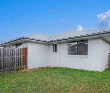 1 BEDROOM HOME WITH LARGE FULLY FENCED YARD - Photo 5