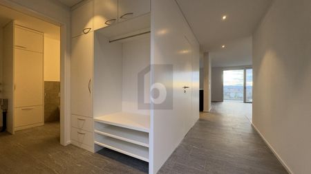 EXCLUSIVE, QUIET AND LIGHT-FLOODED HOME - Photo 4