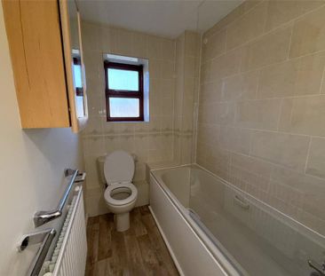 2 bedroom end of terrace house to rent - Photo 4