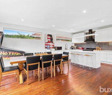 Neat & Tidy 4 Bedroom Home With Garden and Basketball Court! - Photo 2