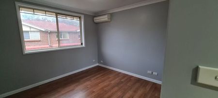 Comfortable Two-Bedroom Townhouse in Toongabbie - Photo 3