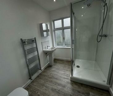 7 bedroom private hall to rent - Photo 3