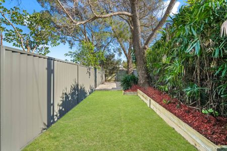 Freestanding Croydon Home with Character, Light & Space - Photo 4