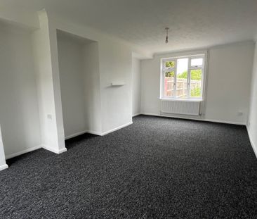 3 bed terraced house to rent in Victory Avenue, Peterborough, PE7 - Photo 2