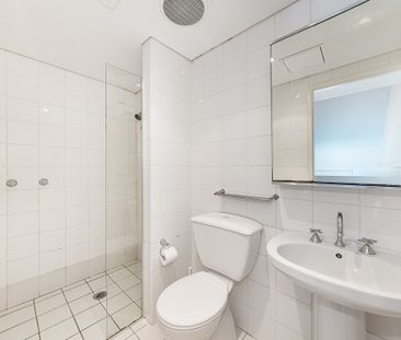 Uninterrupted Paddington Views - Penthouse Dual Level Warehouse Con... - Photo 2