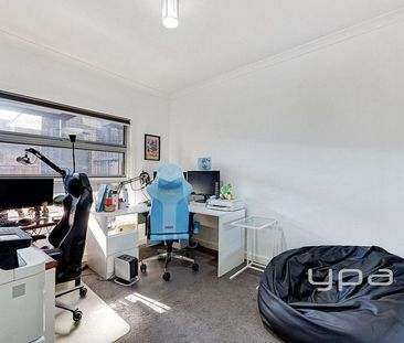 Perfect Location! - Photo 6