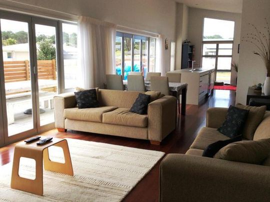 Kelly Jade - Bring your furry friends! - Photo 1