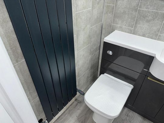 4 bedroom detached house to rent - Photo 1