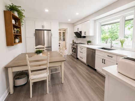 For Lease - 421 Canterbury Crescent, Oakville, Ontario - Photo 4