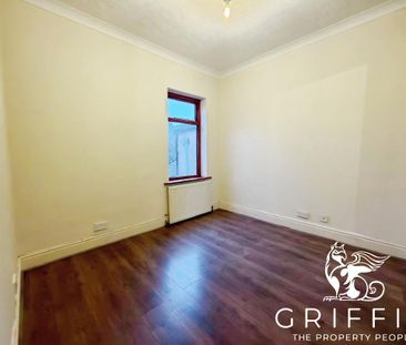 London Road, Grays, RM17 - Photo 4