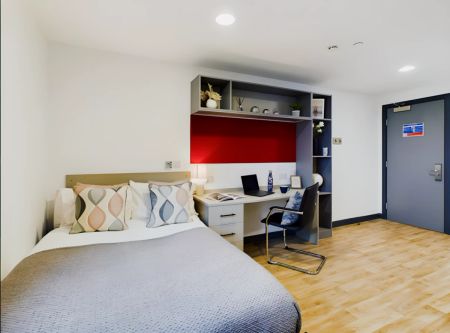 Silver Ensuite - Photo 3