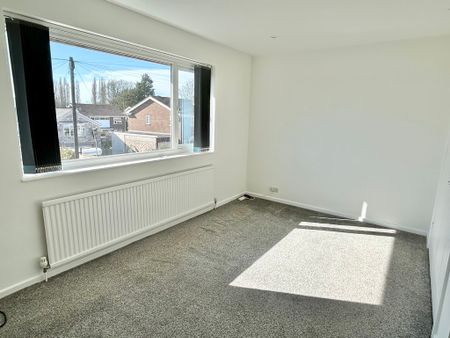 3 bedroom Spacious Three Bedroom Home to rent - Photo 3