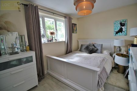 2 bedroom semi-detached house to rent - Photo 3
