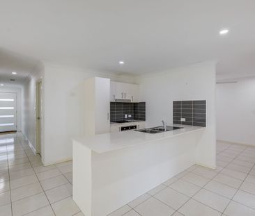 Located in A Quite Court - Photo 6