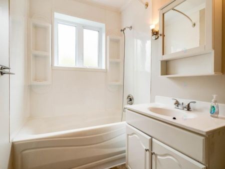 Maison de plain-pied à louer - Salaberry-de-Valleyfield (Salaberry-de-Valleyfield) Maison de plain-pied à louer - Salaberry-de-Valleyfield (Salaberry-de-Valleyfield) - Photo 3