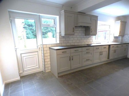 5 bedroom detached house to rent - Photo 5