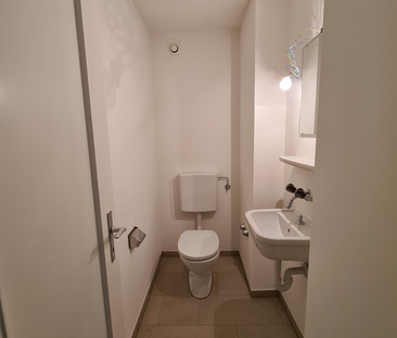 Helle und grosszügige 2-Zimmerwohnung nähe Neuweilerplatz - Photo 2