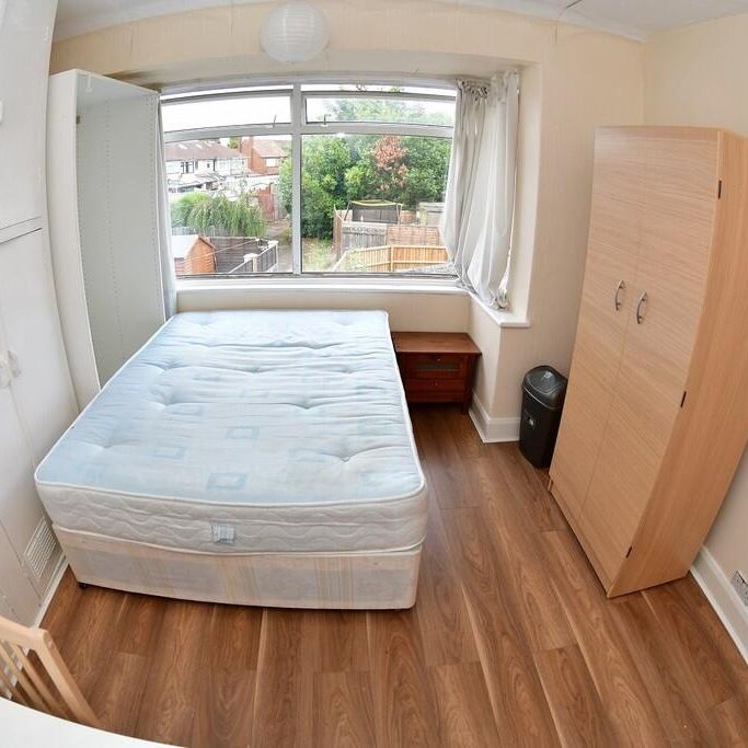 Room in a Shared House, The Mount, CV3 - Photo 1