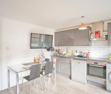 Howcroft House – Room 3 - Photo 1