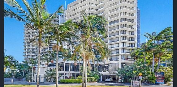 100m2 3 bedroom Central Surfers Paradise unit - Photo 2