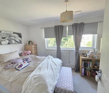 4 Bedroom House To Let - Photo 3