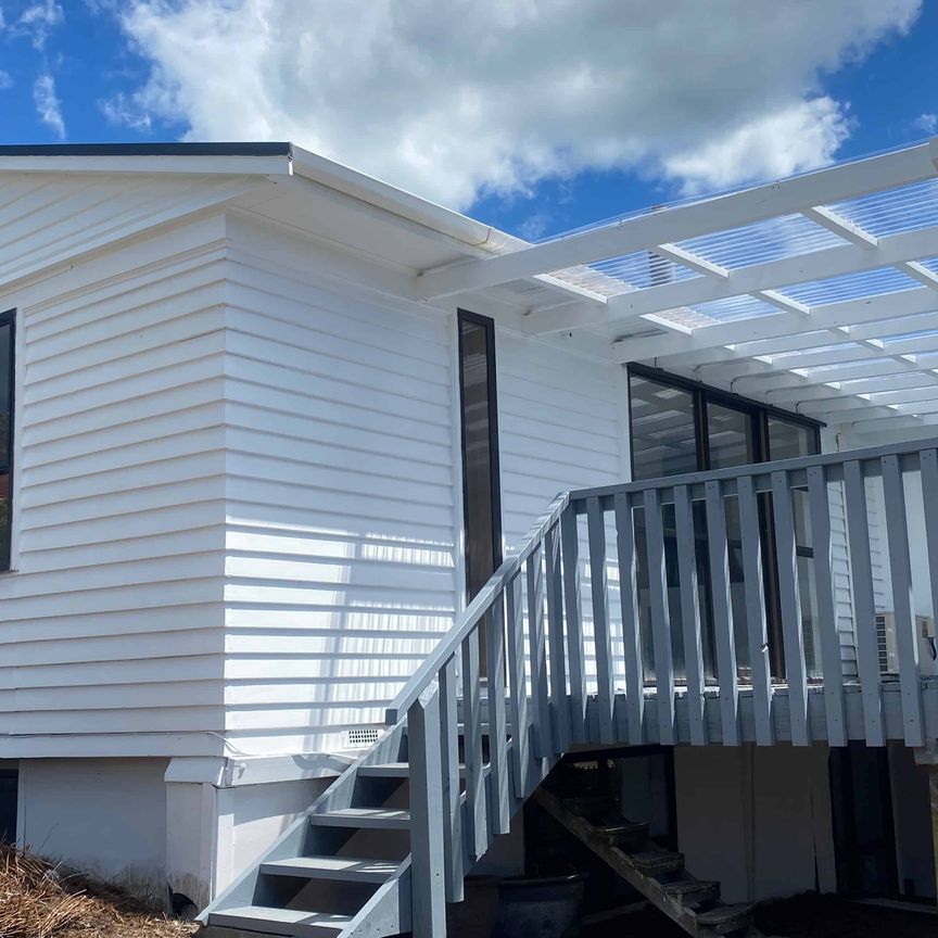 Hillsborough - 4 bedrooms plus huge rumpus - Photo 1