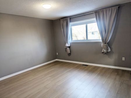 For Lease - 19 Stevenson Street, Hamilton, Ontario - Photo 5