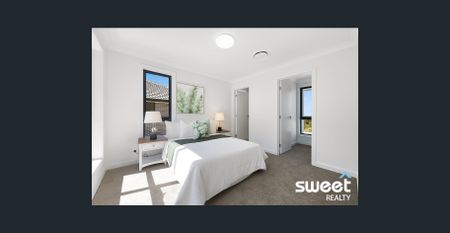 Exceptional New 5 Bedroom Home !! - Photo 4