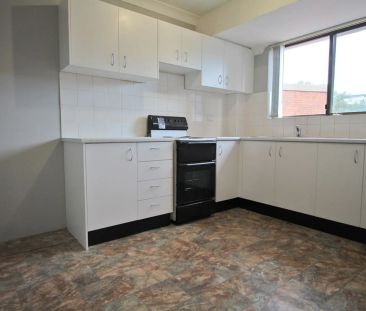 TWO BEDROOM APARTMENT IN GREAT LOCATION! - Photo 2