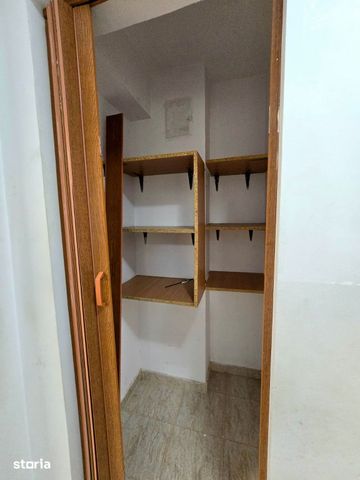 Spatiu birou Podu Ros , parter , liber - Fotografie 3