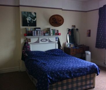 6/7 bedroom property available near Kingston Uni - Photo 4