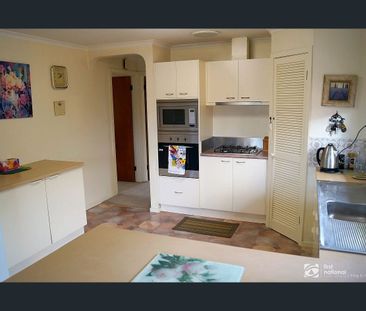 COMFORTABLE FAMILY LIVING WITH FIREPLACE & POWERED SHED - Photo 4