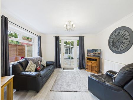 2 bedroom terraced house to rent - Photo 2